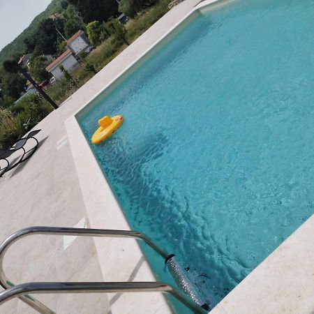 Apartments Barbara With Pool Brseč Εξωτερικό φωτογραφία