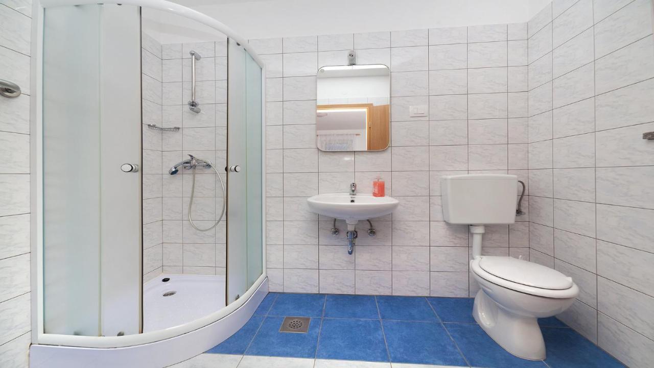 Apartments Barbara With Pool Brseč Εξωτερικό φωτογραφία