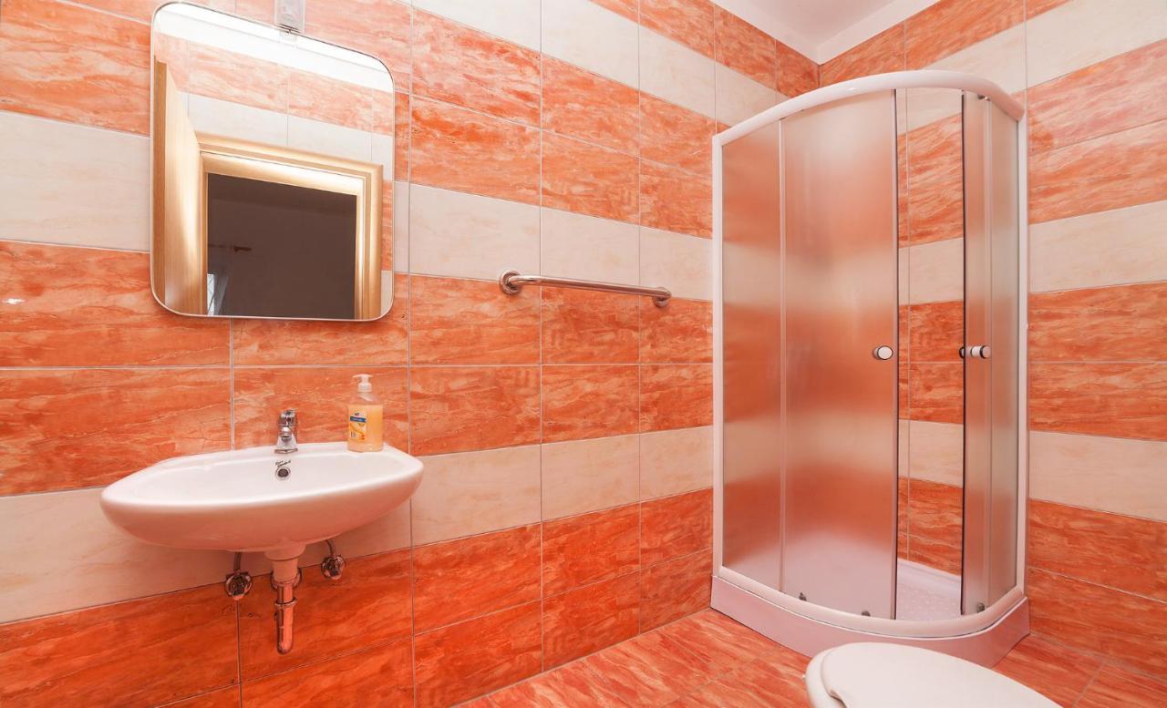 Apartments Barbara With Pool Brseč Εξωτερικό φωτογραφία