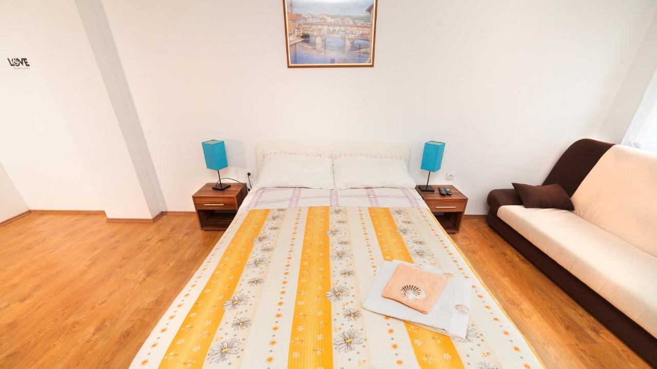 Apartments Barbara With Pool Brseč Εξωτερικό φωτογραφία